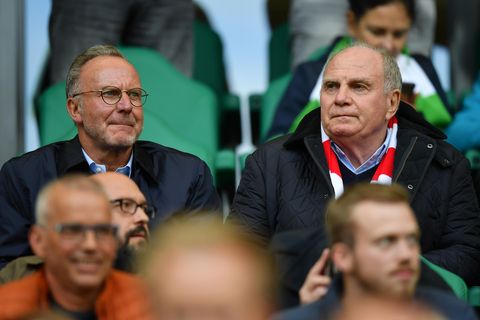 FCB-Boss Karl-Heinz Rummenigge (l.) und Präsident Uli Hoeneß sahen am Wochenende ein gutes Spiel der Bayern