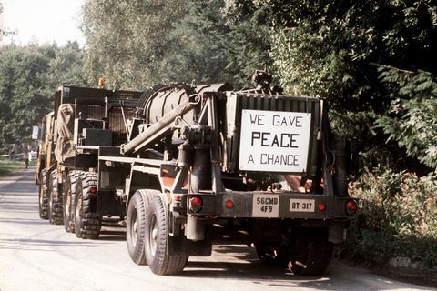 Pershing-II-Raketen werden gemäß dem INF-Vertrag zwischen den USA und der UdSSR aus Waldheide abtransportiert