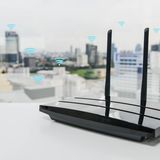 Frequenz-Wechsel  Wenn in Ihrem Zuhause viele Wlan-Netzwerke zu empfangen sind, können die sich in die Quere kommen und gegenseitig stören. Wählen Sie daher im Router die automatische Kanalauswahl, damit bei Engpässen selbstständig ein ruhigerer Funkkanal gesucht werden kann.
