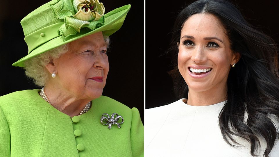 Pazifikreise von Harry und Meghan: Die Queen und Herzogin Meghan bei ihrem gemeinsamen Auftritt in Cheshire Die Queen und Herzogin Meghan bei ihrem gemeinsamen Auftritt in Cheshire