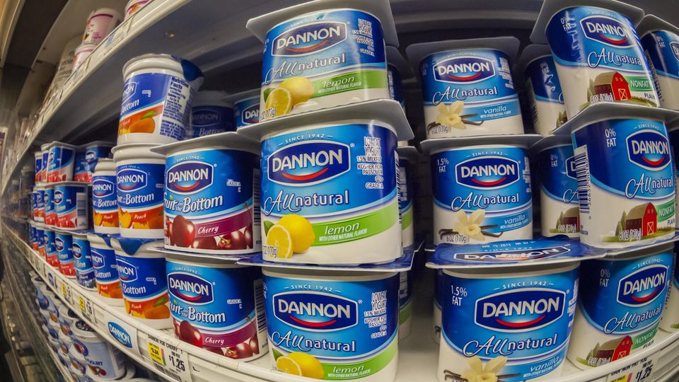 Danone Joghurt im Supermarkt