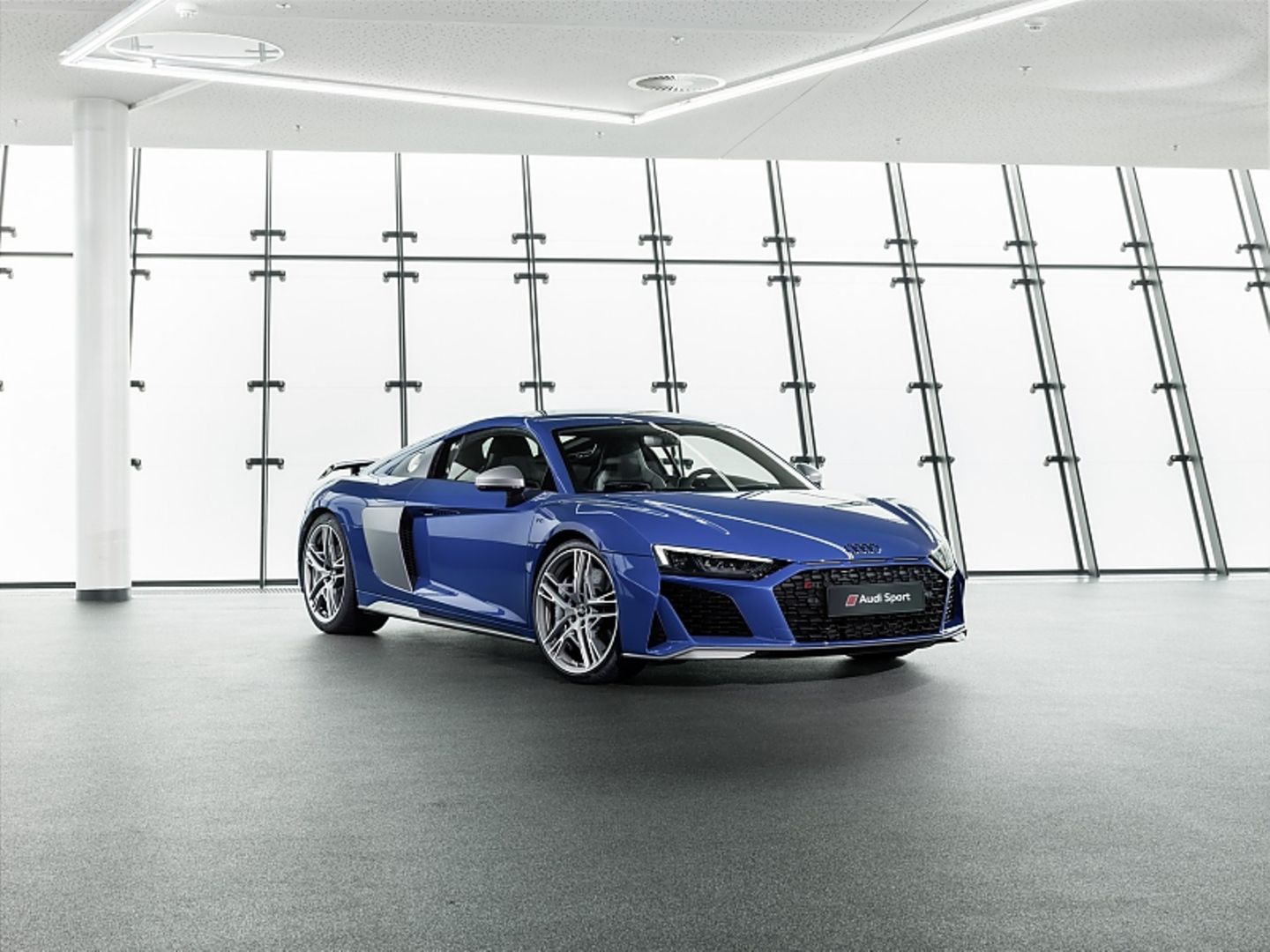 Der Basis Audi R8 leistet 419 kW / 570 PS