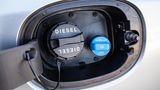 Beim Diesel gibt es einen zwölf Liter großen Harnstofftank