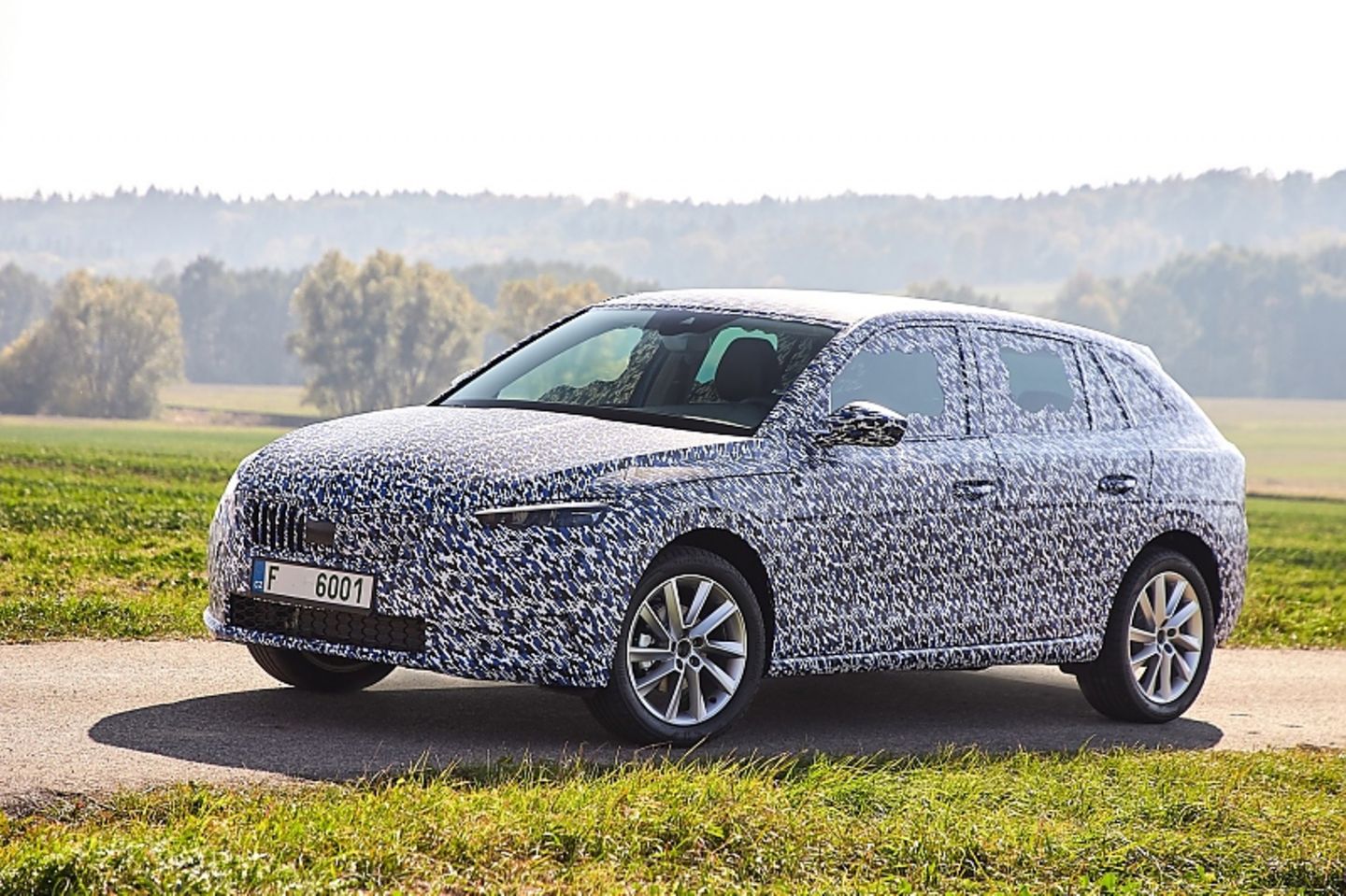 Zunächst stehen fünf Aggregate zur Verfügung. Drei TSI-Benziner mit 70 kW / 95 PS bis hin zu 110 kW / 150 PS, einen 1.6 TDI mit 85 kW / 115 PS und Ende des Jahres den 1.0 G-Tech mit 66 kW / 90 PS, der mit CNG-Gas. betrieben wird Zunächst stehen fünf Aggregate zur Verfügung. Drei TSI-Benziner mit 70 kW / 95 PS bis hin zu 110 kW / 150 PS, einen 1.6 TDI mit