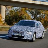 Also Option gibt es adaptive Dämpfer mit zwei Kennlinien _ "Normal" und "Sport"