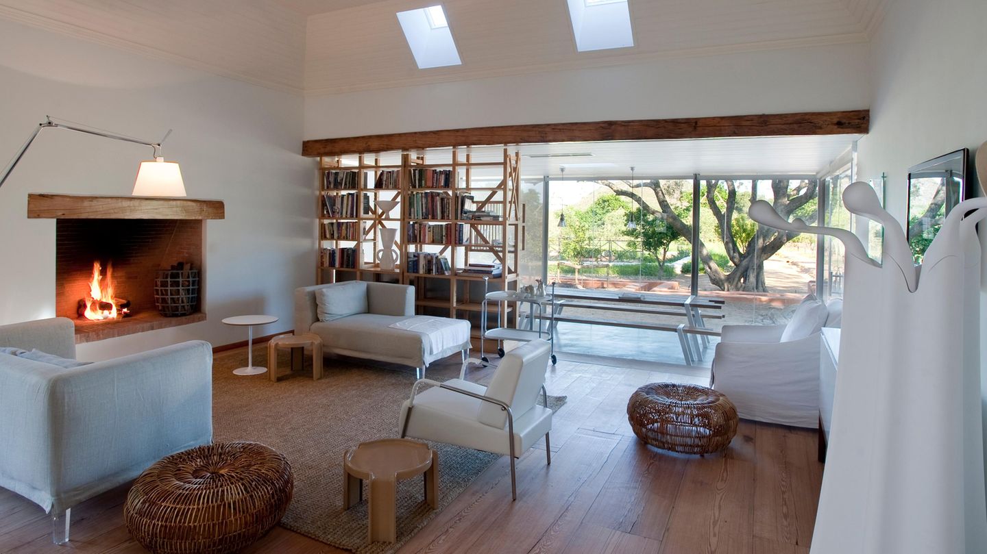 Jedes Cottage des Babylonstoren Hotels  ist ein Ferienhaus mit Kamin, offener Küche und einem vollständig verglasten Wintergarten.
