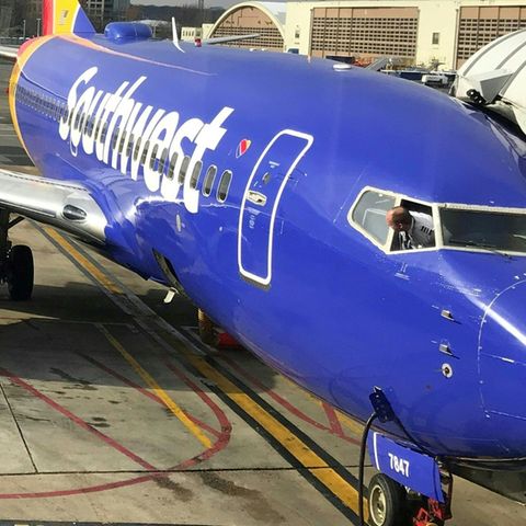 Eine Boeing 737 der Southwest Airlines am Gate