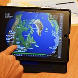 "New York liegt genau auf der anderen Seite des Globus", erklärt mir Captain Leong auf seinem Tablet. Die kürzeste Route führt daher direkt nach Norden über den Pol. Doch es gibt einen schnelleren Weg.