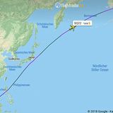 Der Flug überquert in der ersten Hälfte die Philippinen, führt östlich an Japan vorbei und überquert hinter der russischen Halbinsel Kamtschatka die Datumsgrenze.