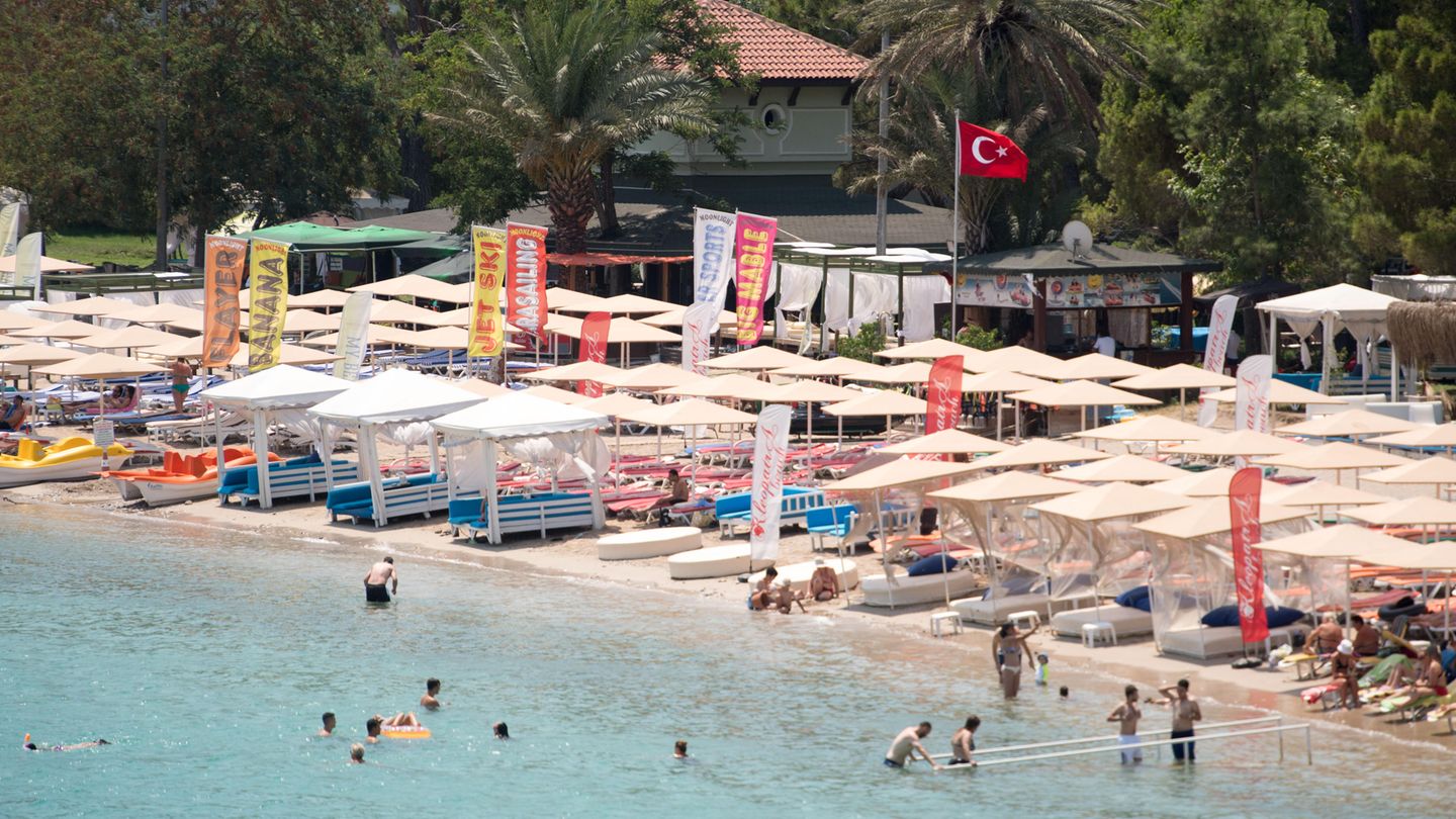 Badestrand in Kemer, Türkei