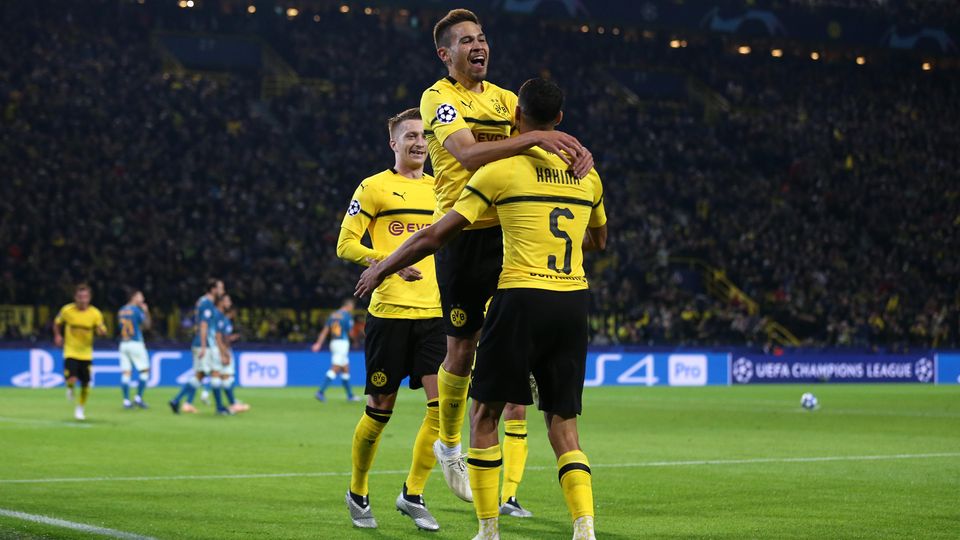 Raphael Guerreiro feiert das zweite Tor für Borussia Dortmund im Spiel gegen Atletico Madrid 
