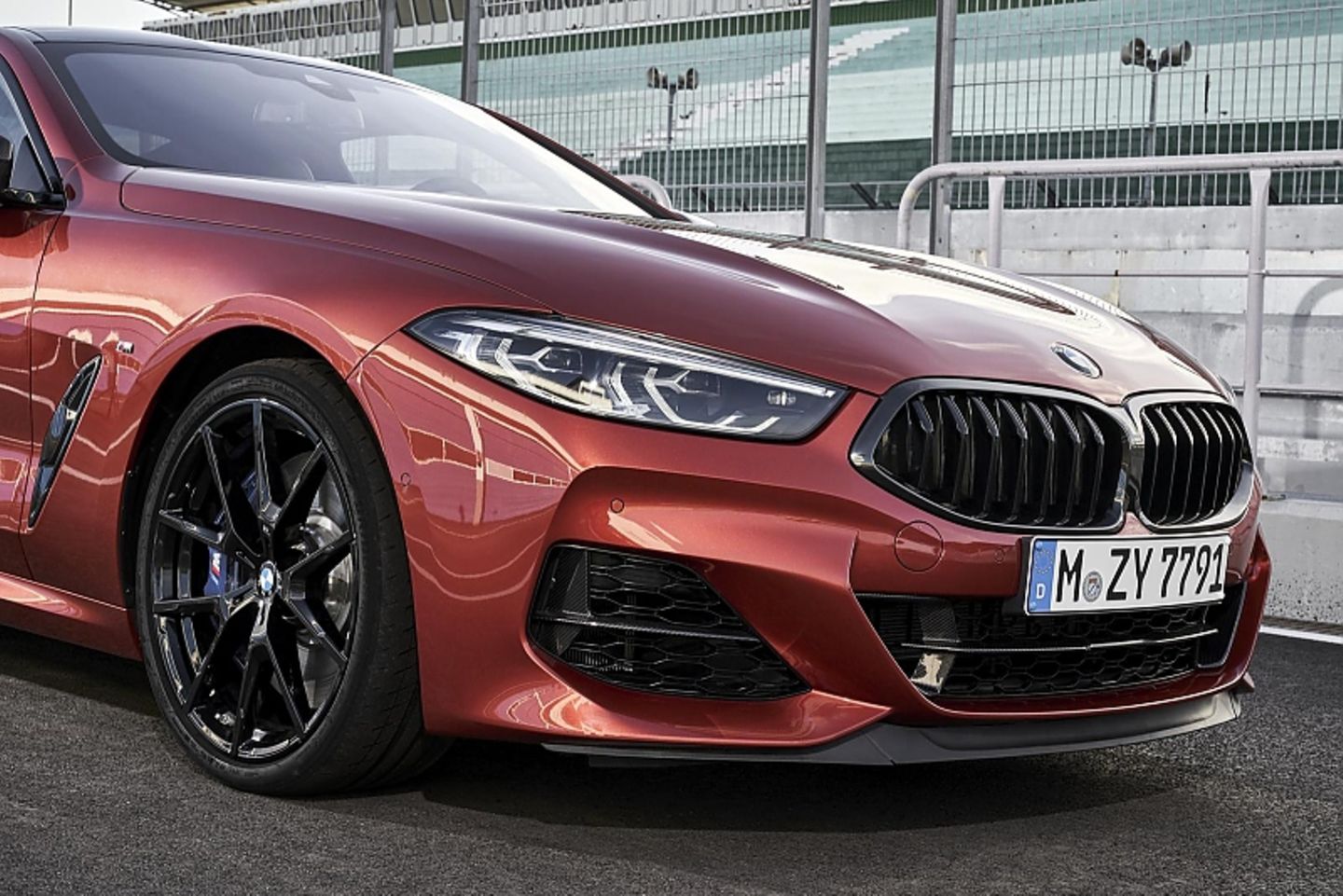 Etwas zerklüftet: Die Front des BMW M850i Coupe