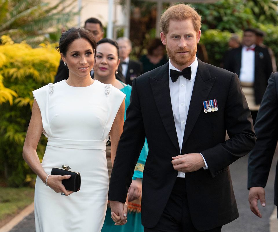 Besuch auf Tonga: Meghan und Harry auf dem Weg zum Dinner mit König Tupou VI. Meghan und Harry auf dem Weg zum Dinner mit König Tupou VI.