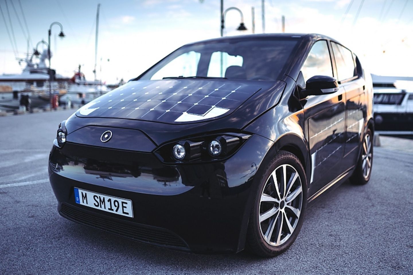 Überall am Auto befinden sich Solarzellen