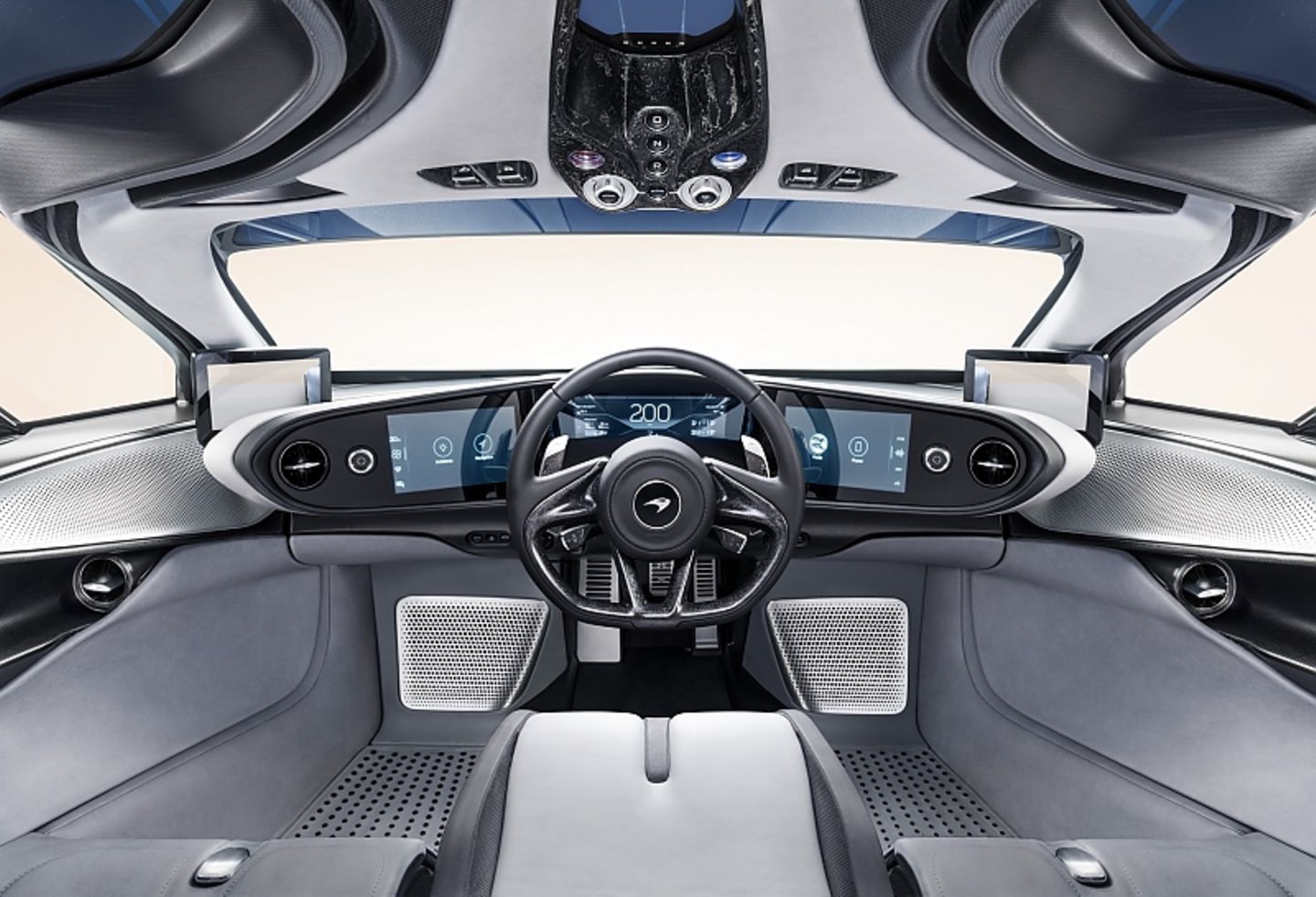 McLaren Speedtail - - die Armaturentafel des Dreisitzers