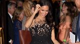 Das mit Abstand teuerste Kleid der Reise war diese handgefertigte Oscar de la Renta Robe, die Meghan bei einer Preisverleihung in Sydney präsentierte. Kostenpunkt: geschätzte 11.253 Euro.