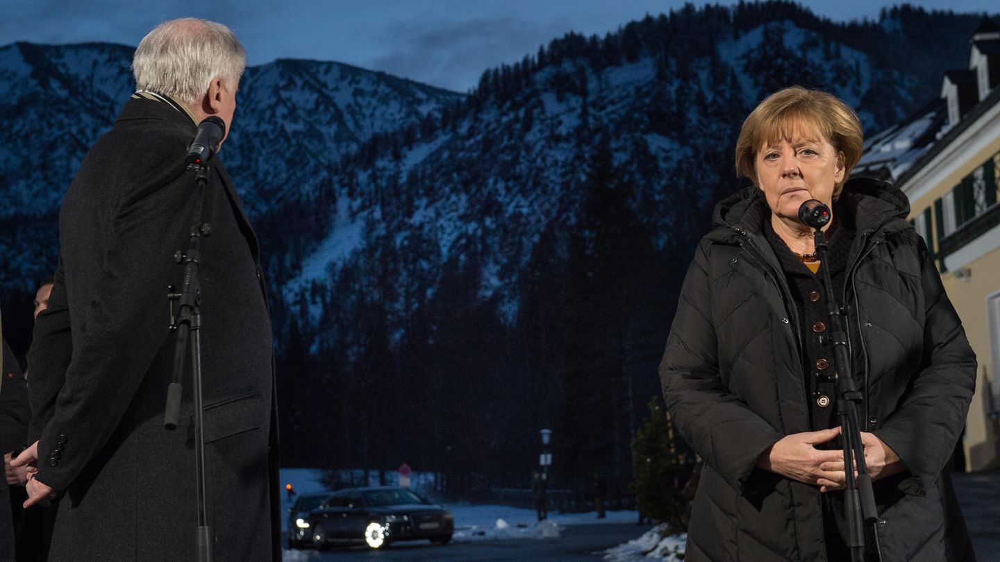 Die Zeichen stehen auf Abschied: Horst Seehofer und Angela Merkel 2016 bei einer Klausurtagung in Wildbad Kreuth