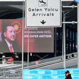 Omnipräsent die Fotos des türkischen Präsidenten: "Istanbul ist nicht nur unsere größte Stadt, sondern auch unsere wichtigste Marke", sagte Erdogan bei der Einweihung.