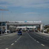 Die Zufahrt zum neunen Airport: Der Flughafen soll eines der weltweit größten Drehkreuze für den gewerblichen Luftverkehr werden.