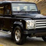 Budget 15.000 Euro II  Wer es rustikaler will und auf lange Strecken verzichtet, könnte sich in einen Land Rover Defender 110 Td5 (2000, 122 PS, 118 tkm) vergucken und darauf hoffen, dass der Wert in eine paar Monaten noch gestiegen ist. Dann hätte sich das Winterauto nicht nur zu einem fahrbaren Untersatz, sondern auch zu einer mobilen Wertanlage entwickelt. Das dürfte bei einem BMW X1 xDrive 20i (2011, 184 PS, 90 tkm) schwer werden, doch zumindest bietet auch er Allrad, eine gute Serien- / Sicherheitsausstattung und man muss nicht befürchten, von etwaigen Fahrverboten betroffen zu sein. Der Winter kann in jedem Fall kommen.