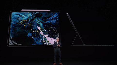 Apple-Chef Tim Cook mit dem neuen iPad Pro