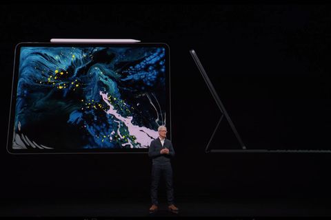 Apple-Chef Tim Cook mit dem neuen iPad Pro