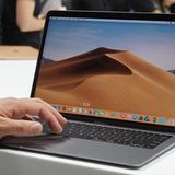 Auch beim Macbook Air ist der Display-Rahmen geschrumpft, zudem hat Apple die Ausflösung kräftig erhöht ("Retina-Display")