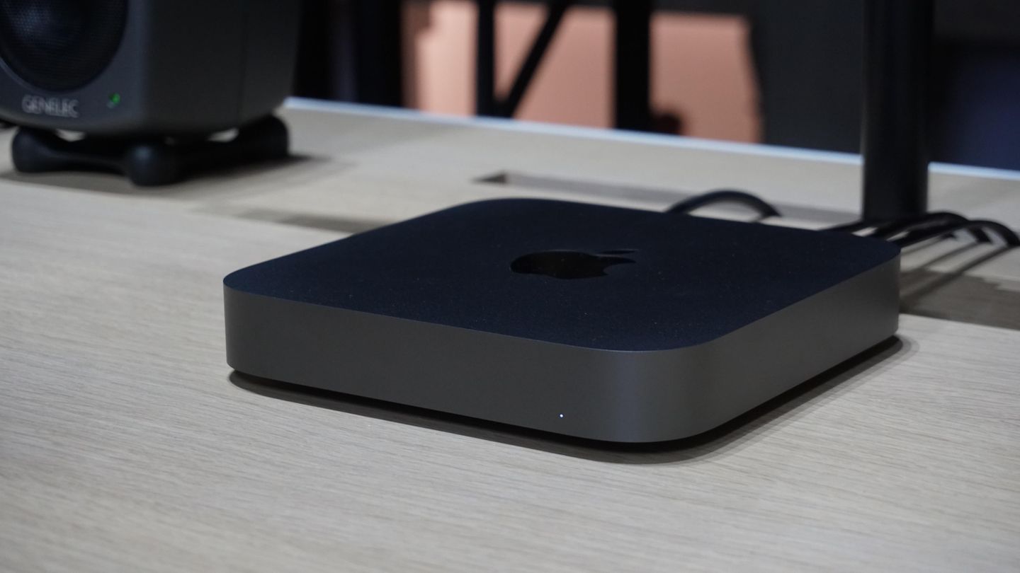 Beim Mac Mini wurde das Silber gestrichen: Er ist nun nur noch in Spacegrau zu bekommen. Sonst hat sich beim Design nicht viel getan