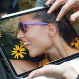 Er lässt sich nun endlich magnetisch am iPad befestigen - und lädt dabei gleich auf. Damit hat Apple gleich zwei Beschwerden der bisherigen Pencil-Nutzer behoben.