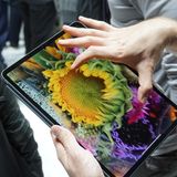 Das riesige Display unterstützt im Vergleich zum älteren Modell einen um 45 Prozent größeren Farbraum.