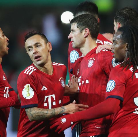 Kein Glanz, aber der notwendige Sieg: Spieler des FC Bayern München im DFB-Pokal