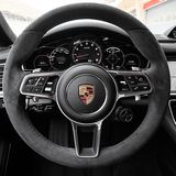 Wie gehabt: Mit dem Drehknopf stellt man den Panamera GTS scharf