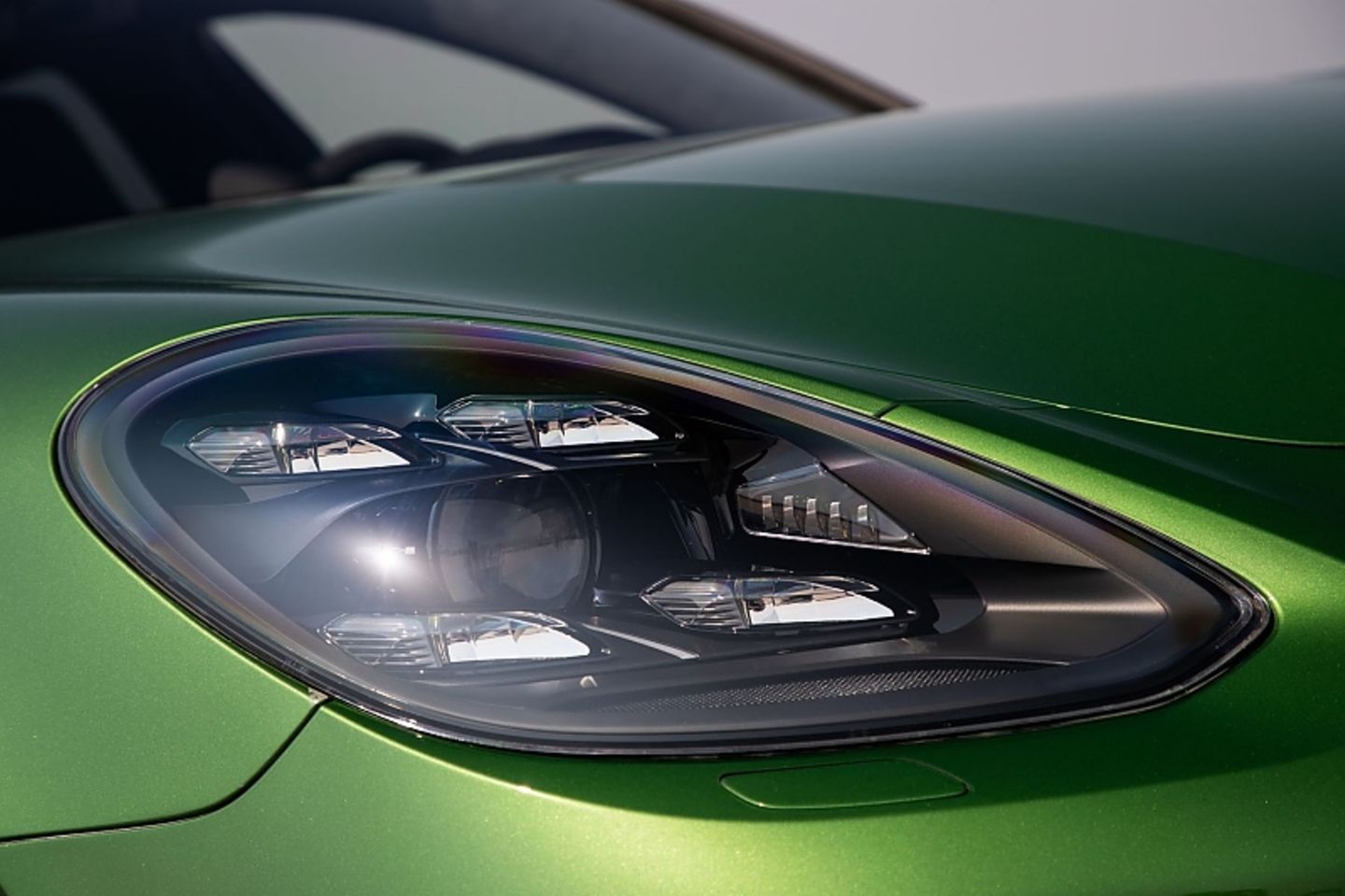Die LED-Scheinwerfer haben den typischen Porsche-Stil