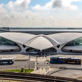 Die Architektur-Ikone am JFK-Airport wird seit Dezember 2015 umgebaut und wird neben den Hotelzimmern sechs Restaurants und acht Bars beherbergen.