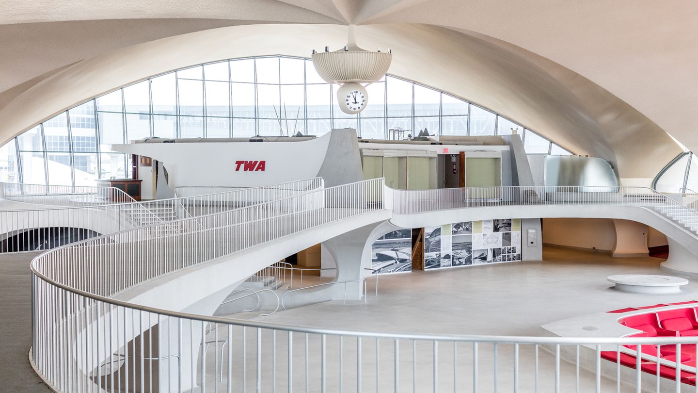 Nach Angaben der Investoren wird das ehemalige Terminal die größte Hotel-Lobby der Welt werden.