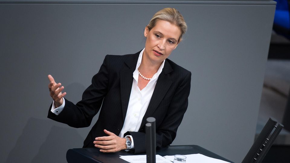 Alice Weidel am Rednerpult des Deutschen Bundestages