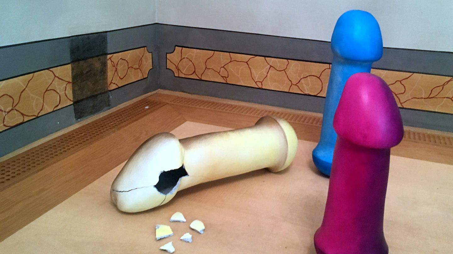 Penis-Skulptur in Erlangen