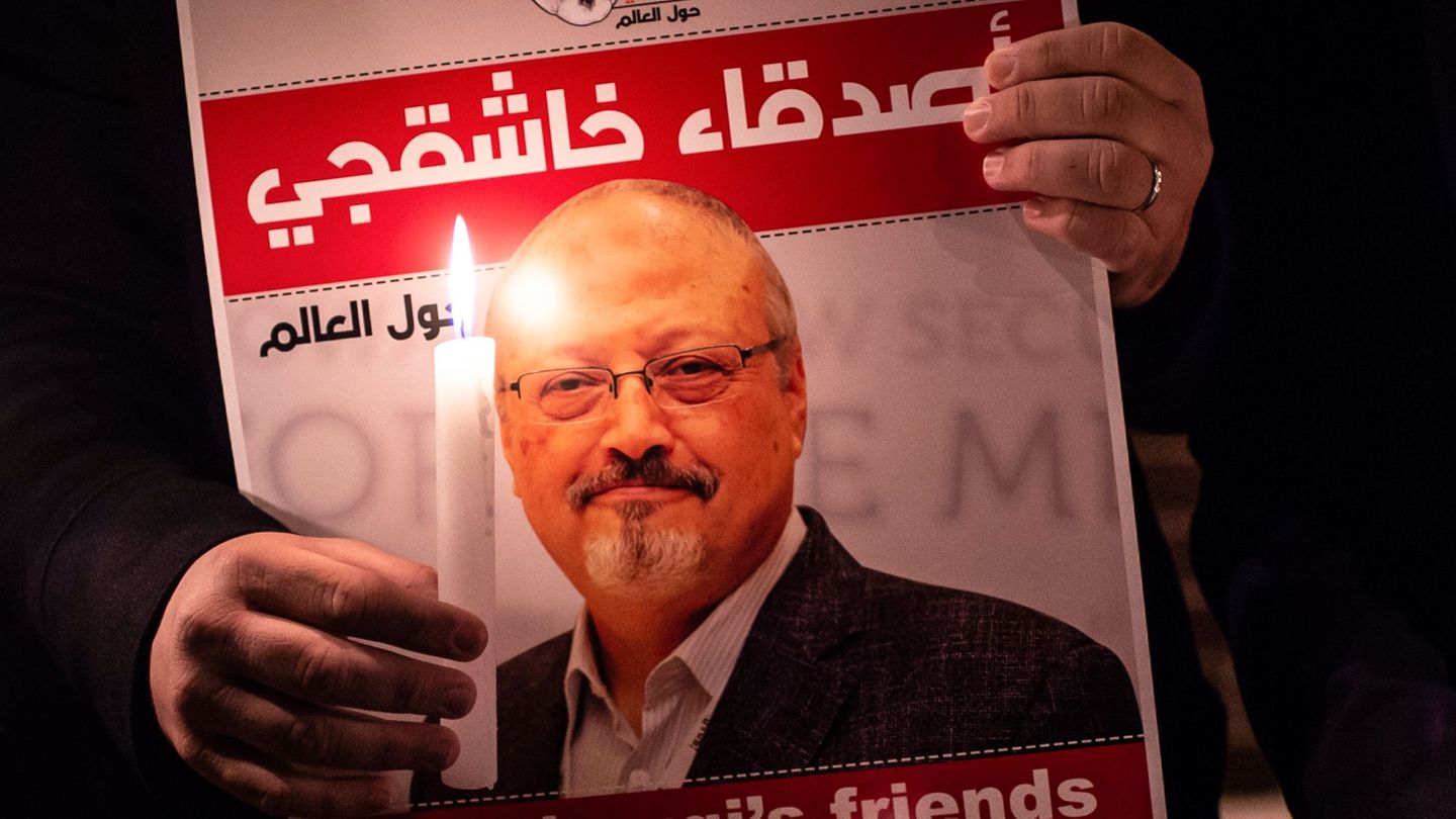Gedenkplakat an den ermordeten saudischen Journalisten Jamal Khashoggi