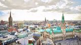 Hamburg hat relativ geringe CO2-Emissionen. Hier finden Menschen dank einer prosperierenden Wirtschaft auch einen attraktiven Arbeitsplatz mit hohem Einkommen und guten Verbindungen - dafür gibt es im Gesamtranking den 17. Platz.