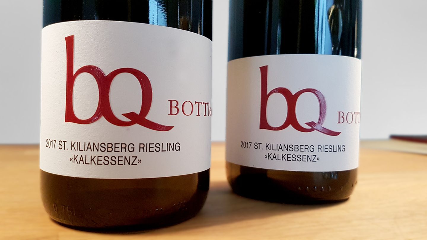 Platz 6      Wie heißt der Wein? 2017 Kostheimer Sankt Kiliansberg Riesling Kalkessenz      Von welchem Weingut ist er? Bott (Rheingau)      Wie viel kostet der Wein? 8,40 Euro