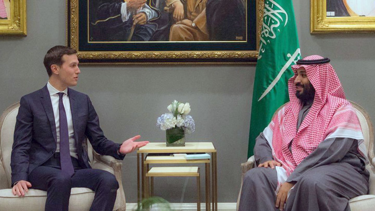 Jared Kushner (l.) bei einem Treffen mit Mohammed bin Salman