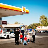 Wie wahrscheinlich ist es bei vier Kindern eins nach der Happy-Meal-Pause auf dem Rasthof zu vergessen?