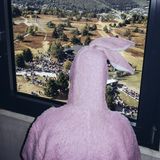 Junggeselle im Hasenkostüm, Schweigeminute: auf dem Aussichtsturm Hochheide.