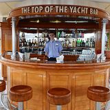 Service: "Sea Dream I & II"  "Es ist immer wieder die familiäre Privatyacht-Atmosphäre, die das nahezu baugleiche Sea Dream I & II  zu etwas Besonderem macht", urteilt die Jury. "Die Service-Kräfte befinden sich, egal ob beim Beach Barbecue oder beim Dinner unter Sternen, jederzeit auf Augenhöhe zum Passagier. Dabei sind sie zugleich immer und in jeder Hinsicht professionell – und zwar jedem Gast gegenüber - und nicht nur den Bewohnern der Eignersuite."