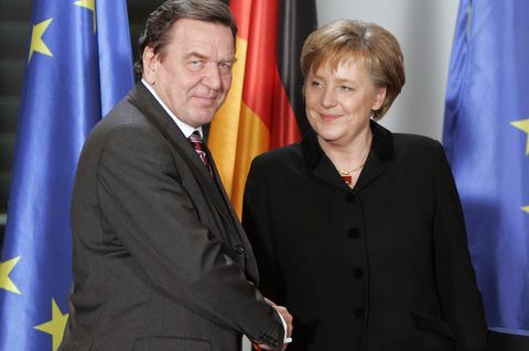 Gerhard Schröder empfiehlt Angela Merkel, die Vertrauensfrage zu stellen