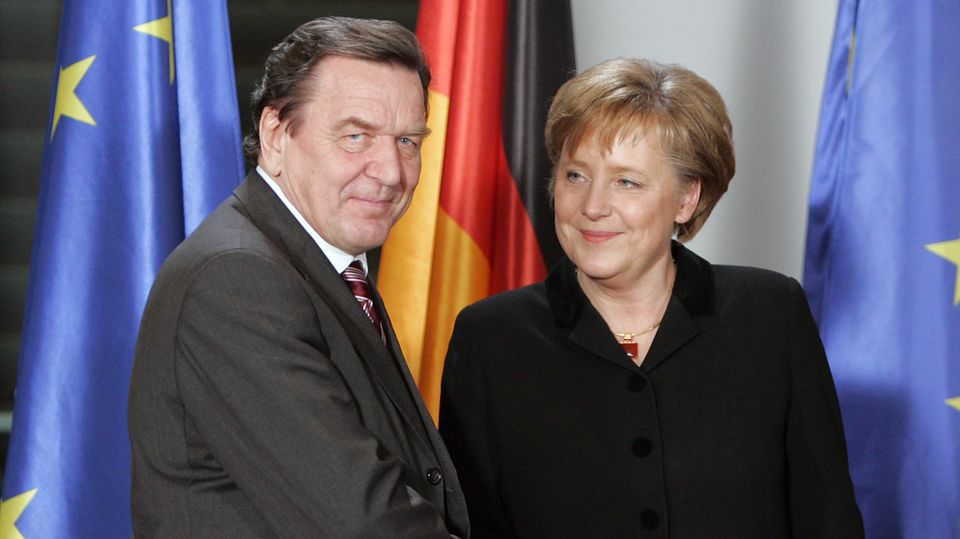 Gerhard Schröder empfiehlt Angela Merkel, die Vertrauensfrage zu stellen