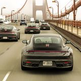 Porsche 911 der Baureihe 992 - unterwegs auf der Golden Gate Bridge