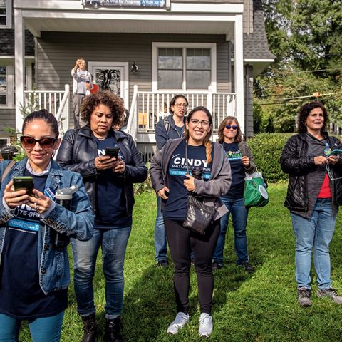 Frauen-Power: Sie sind zu einer Wahlveranstaltung von Mikie Sherrill gekommen. Frauen sind die Hoffnung der Demokraten