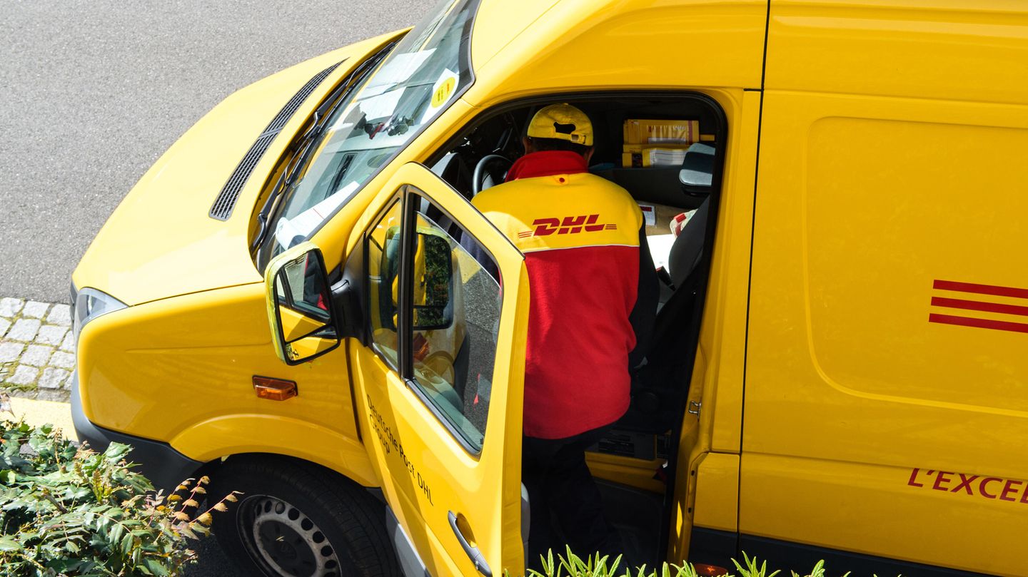 DHL-Paketbote