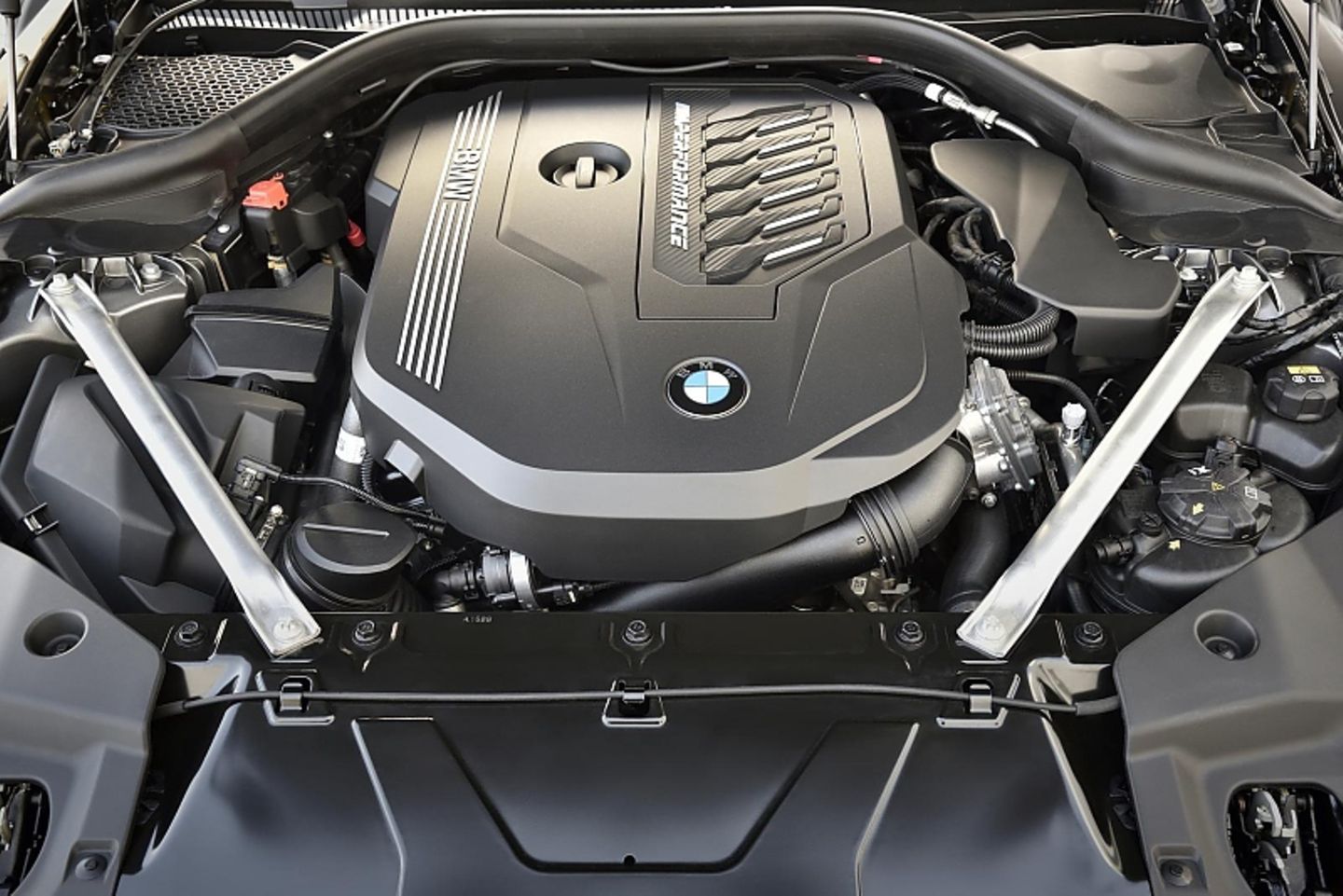 Der Reihen-Sechszylinder im BMW Z4 M40i liefert 340 PS